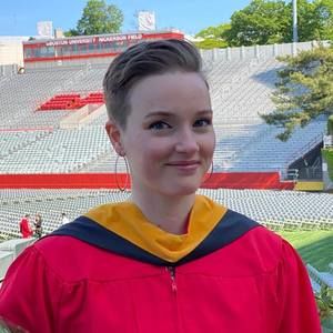 Meet your Posher, Laura